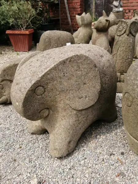 Artikelbild 1 des Artikels “Ausstellungsstück - Young Art – Elefant, ca. 50 cm, Naturstein (Basanit) “